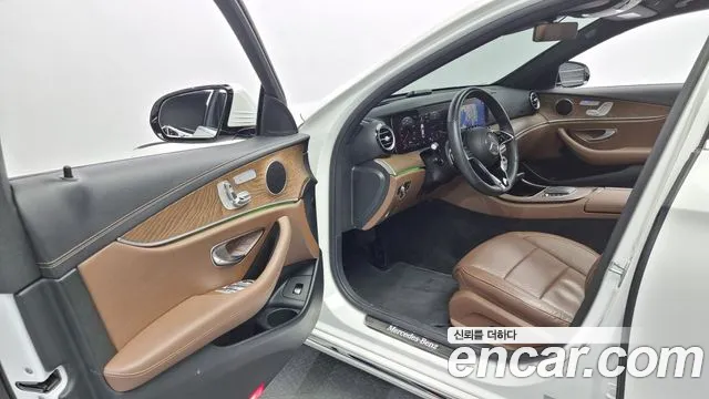 Mercedes-Benz E-Class W213 2021 Белый из Кореи, фото 2