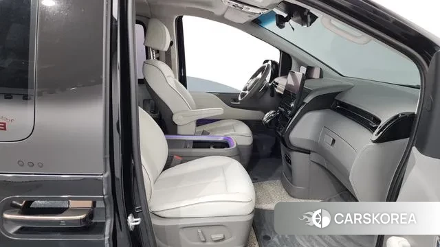 Hyundai Staria 2022 Черный из Кореи, фото 2