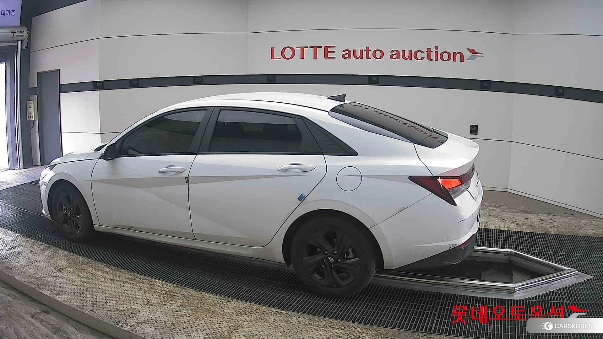 Hyundai Avante 2023 Polar White из Кореи, фото 2