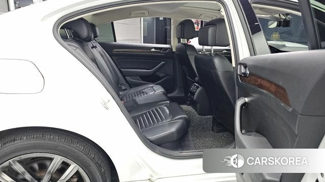 Volkswagen Passat GT (B8) 2018 Белый из Кореи, фото 2