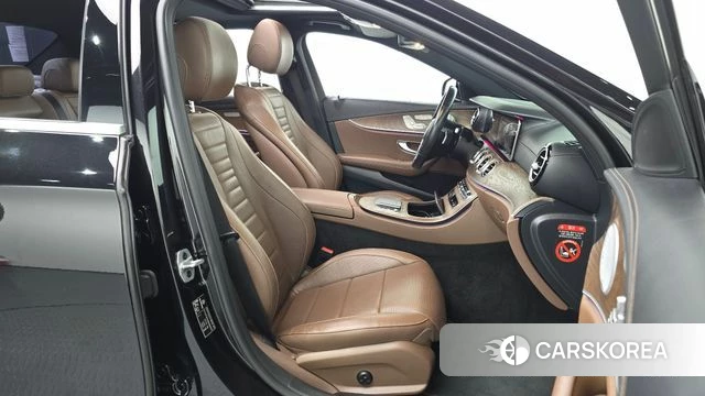 Mercedes-Benz E-Class W213 2020 Черный из Кореи, фото 2