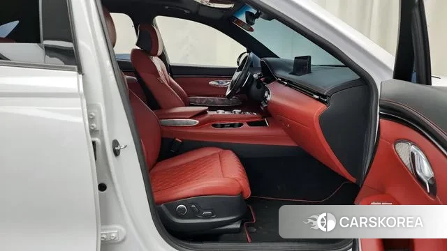 Genesis GV70 2021 Белый из Кореи, фото 2