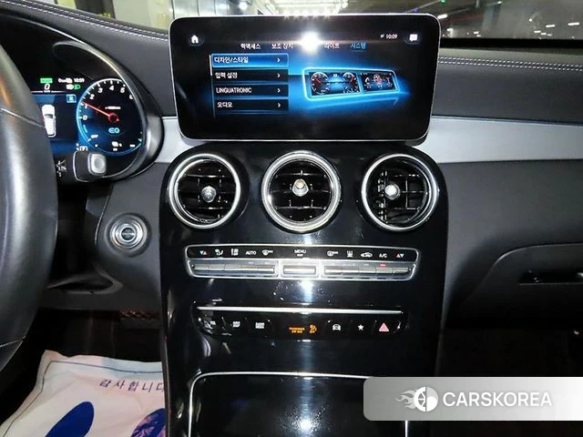 Mercedes-Benz GLC-Class X253 2021 Белый из Кореи, фото 2