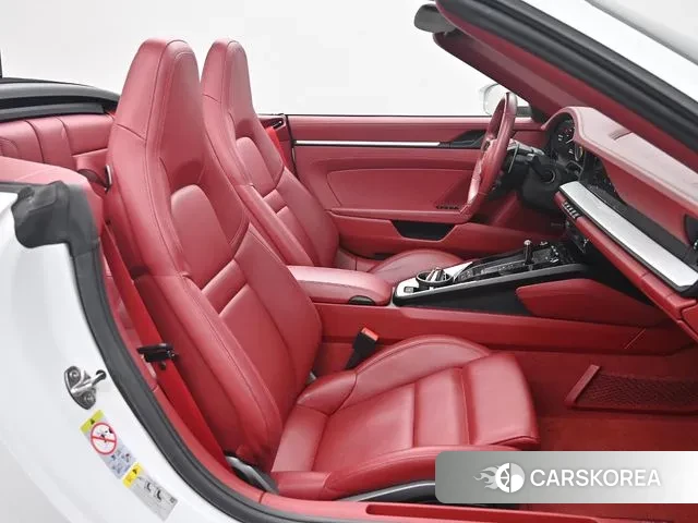 Porsche 911(992) 2023 Белый из Кореи, фото 2