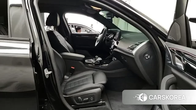 BMW X4 (G02) 2024 Черный из Кореи, фото 2