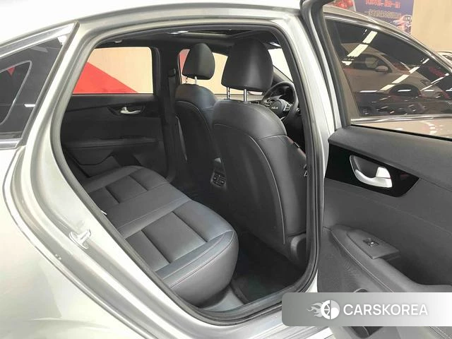 Kia K3 2021 Серебристо-серый из Китая, фото 2
