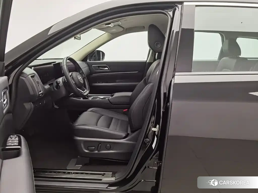 Nissan Pathfinder 2024 Черный из Китая, фото 2