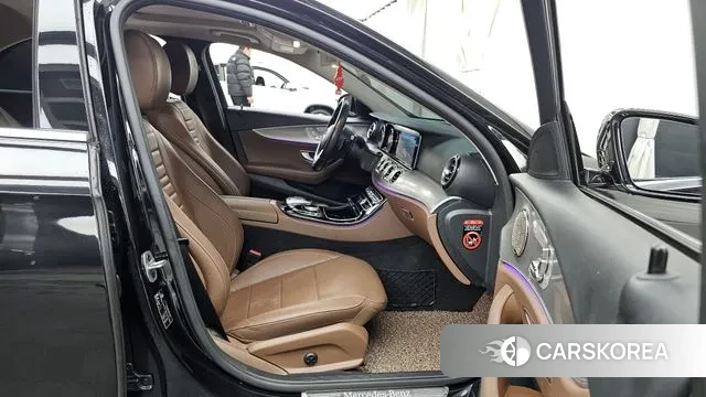 Mercedes-Benz E-Class W213 2019 Черный из Кореи, фото 2