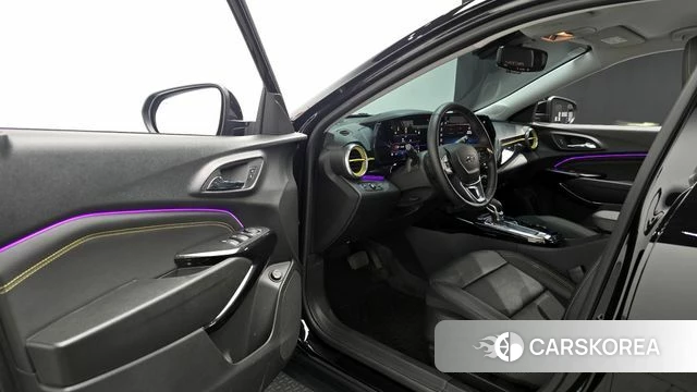 Chevrolet (GM Daewoo) Trax Crossover 2023 Черный из Кореи, фото 2