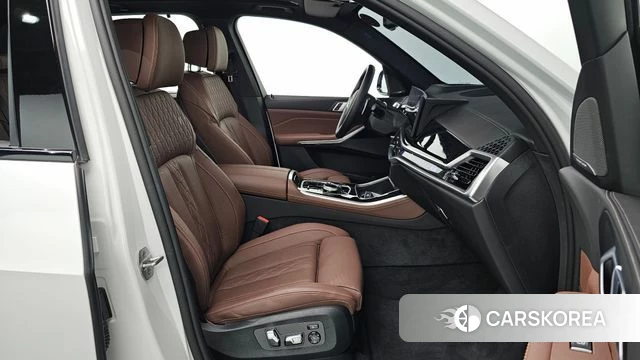 BMW X5 (G05) 2024 Белый из Кореи, фото 2