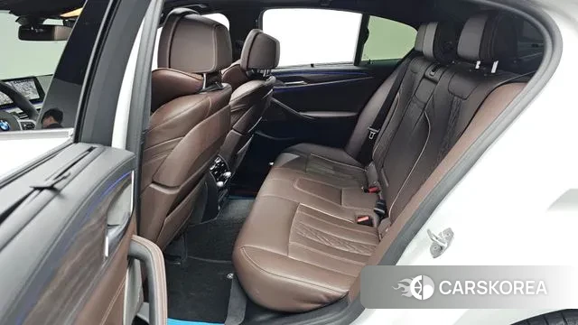 BMW 5 Series (G30) 2020 Белый из Кореи, фото 2