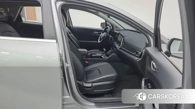 Kia Sportage 5th Generation 2022 Серебристо-серый из Кореи, фото 2