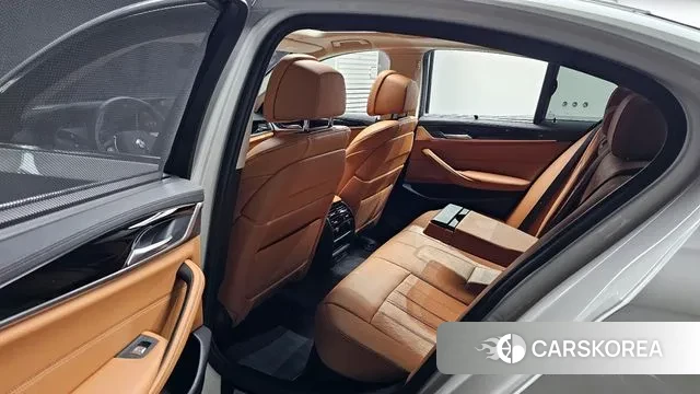 BMW 5 Series (G30) 2022 Белый из Кореи, фото 2