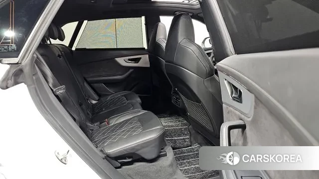 Audi Q8 (4M) 2022 Белый из Кореи, фото 2