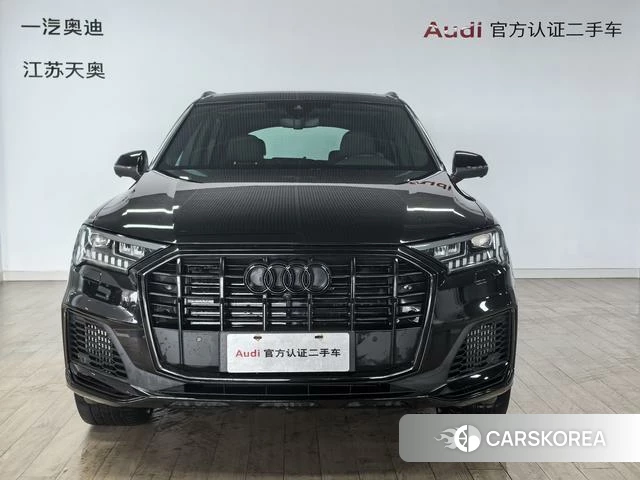 Audi Q7 2024 Черный из Китая, фото 2