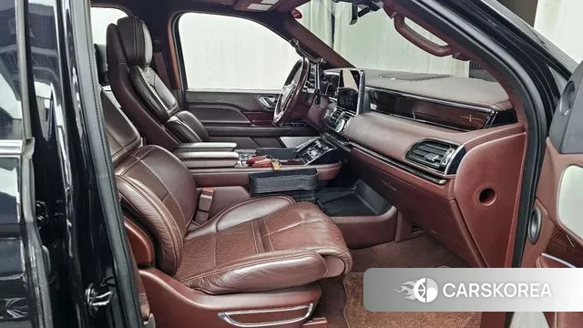 Lincoln Navigator 4th generation 2019 Черный из Кореи, фото 2