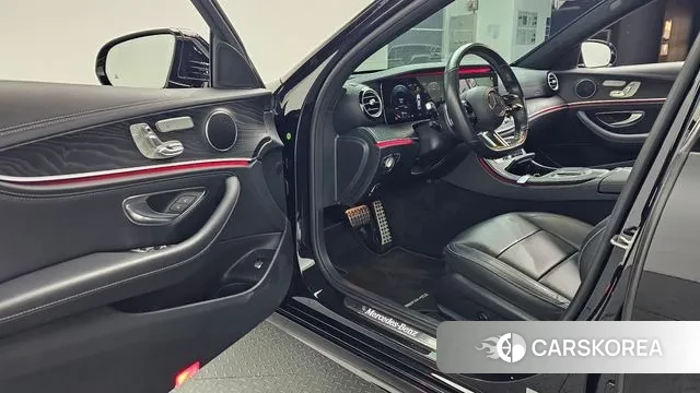 Mercedes-Benz E-Class W213 2021 Черный из Кореи, фото 2