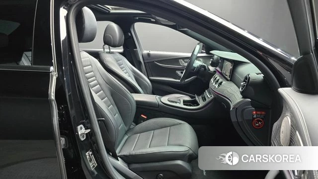 Mercedes-Benz E-Class W213 2022 Черный из Кореи, фото 2