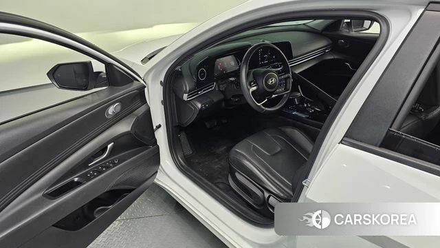 Hyundai The New Avante (CN7) 2024 Белый из Кореи, фото 2
