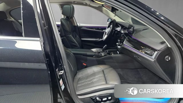 BMW 5 Series (G30) 2019 Черный из Кореи, фото 2