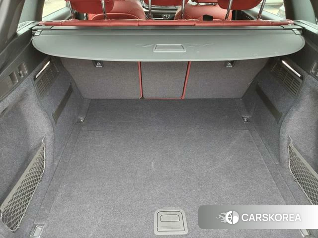Audi Q5L 2025 Серебристо-серый из Китая, фото 2