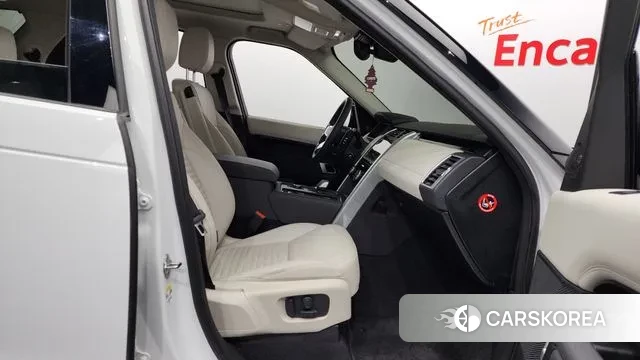 Land Rover Discovery 5 2024 Белый из Кореи, фото 2