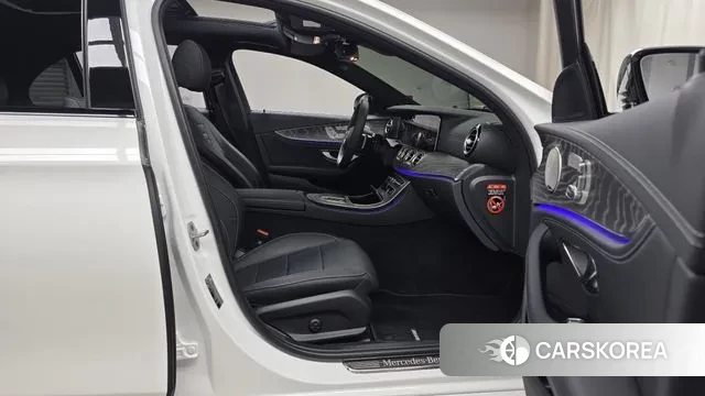 Mercedes-Benz E-Class W213 2023 Белый из Кореи, фото 2