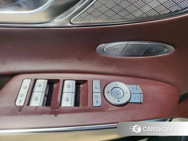 Genesis GV70 2022 Темно-зеленый из Кореи, фото 2