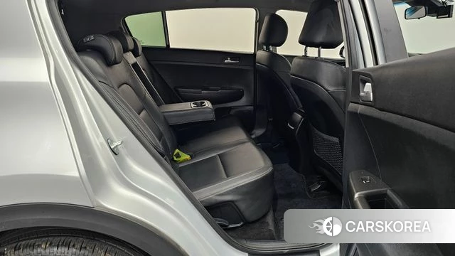 Kia Sportage The Bold 2021 Серебряный из Кореи, фото 2