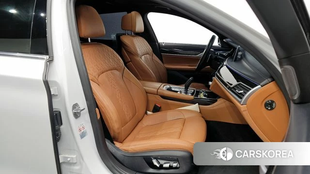 BMW 7 Series (G11) 2018 Белый из Кореи, фото 2