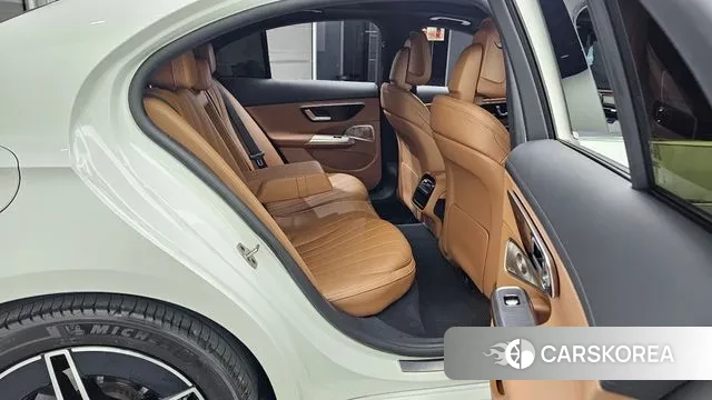 Mercedes-Benz E-Class W214 2025 Белый из Кореи, фото 2