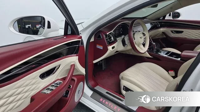 Bentley Flying Spur 3rd Generation 2022 Белый из Кореи, фото 2