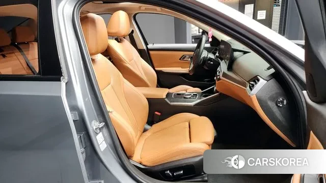 BMW 3 Series (G20) 2023 Серый из Кореи, фото 2