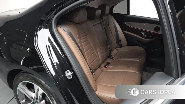 Mercedes-Benz E-Class W213 2019 Черный из Кореи, фото 2