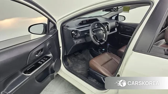 Toyota Prius C 2018 Белый из Кореи, фото 2