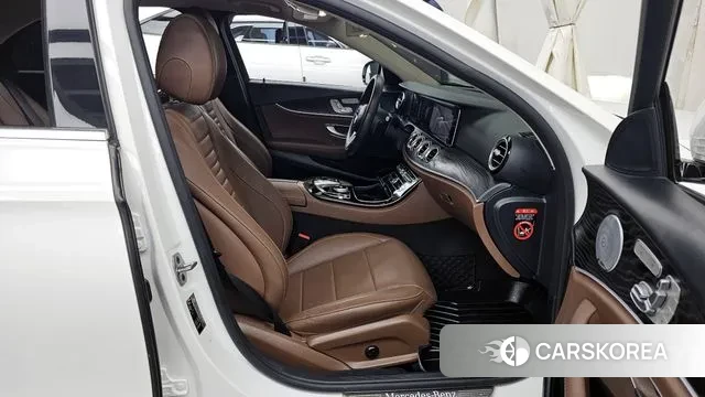 Mercedes-Benz E-Class W213 2019 Белый из Кореи, фото 2