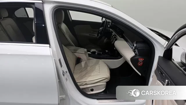 Mercedes-Benz A-Class W177 2022 Белый из Кореи, фото 2