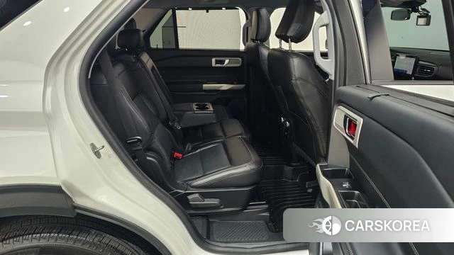Ford Explorer 6th Generation 2022 Белый из Кореи, фото 2