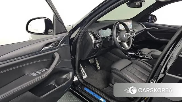 BMW X3 (G01) 2023 Черный из Кореи, фото 2