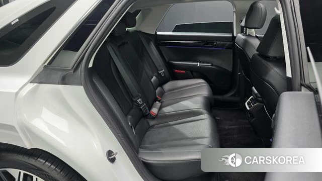 Hyundai Grandeur Hybrid (GN7) 2023 Белый из Кореи, фото 2