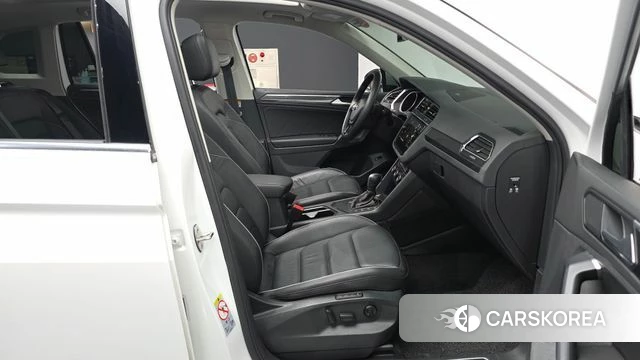Volkswagen Tiguan second Generation 2019 Белый из Кореи, фото 2