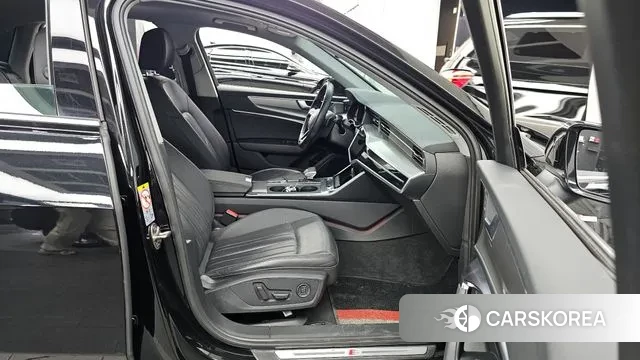 Audi A6 (C8) 2020 Черный из Кореи, фото 2