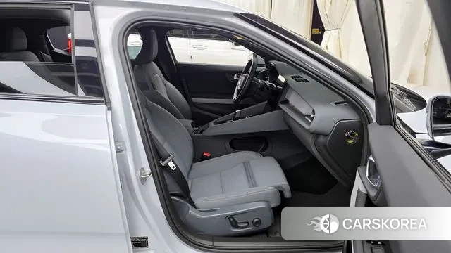 Polestar Polestar 2 2022 Светло-серебряный цвет из Кореи, фото 2