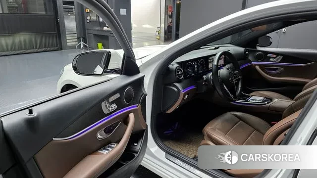 Mercedes-Benz E-Class W213 2022 Белый из Кореи, фото 2