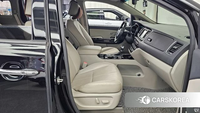 Kia The New Carnival 2019 Черный из Кореи, фото 2