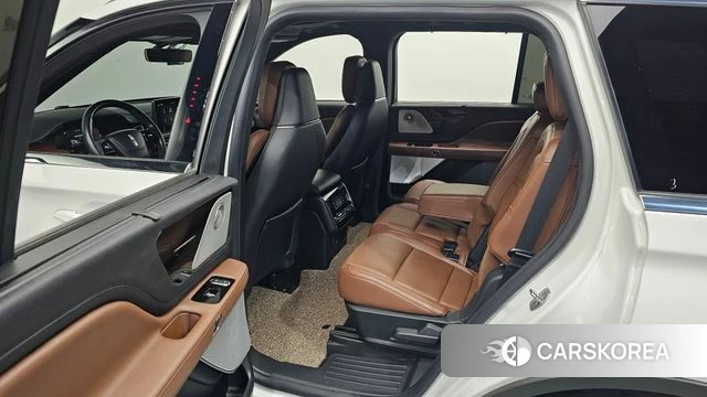 Lincoln Aviator 2nd generation 2022 Белый из Кореи, фото 2