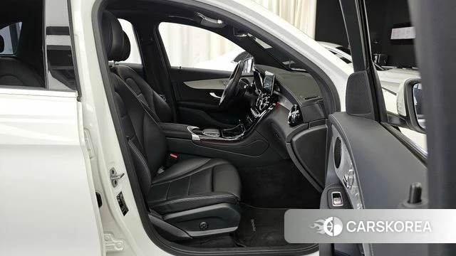Mercedes-Benz GLC-Class X253 2022 Белый из Кореи, фото 2