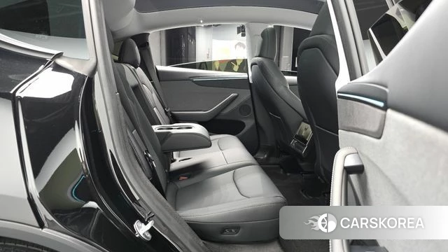 Tesla Model Y 2025 Черный из Кореи, фото 2