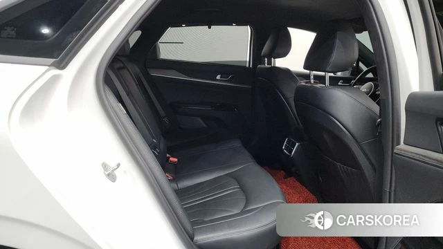 Kia The New K5 Hybrid 3rd generation 2023 Белый из Кореи, фото 2