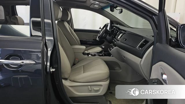 Kia The New Carnival 2018 Черный из Кореи, фото 2